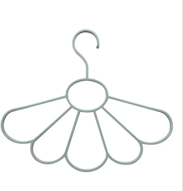 Flower Shaped Hijab & Scarf Organizer – 5 Rings Space-Saving Hanger for Wardrobe & Closet in Pakistan