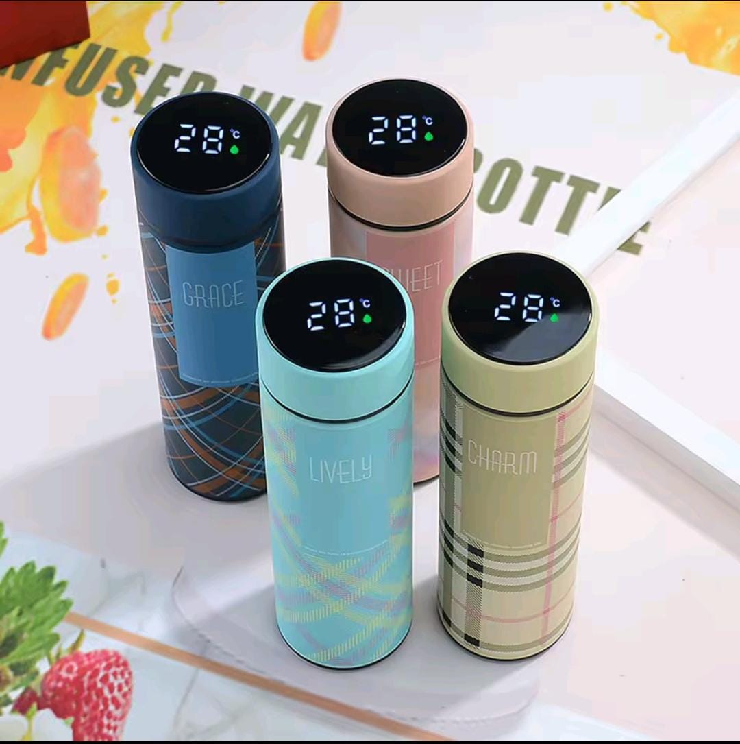 500ml Checked Design Smart Water Bottle with LED Temperature Display – New Stylish Thermos