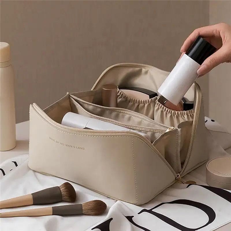 Large Capacity Leather Travel Cosmetic Bag – Stylish & Durable Makeup Organizer
