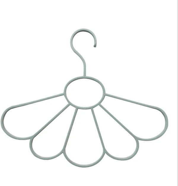Flower Shaped Hijab & Scarf Organizer – 5 Rings Space-Saving Hanger for Wardrobe & Closet in Pakistan