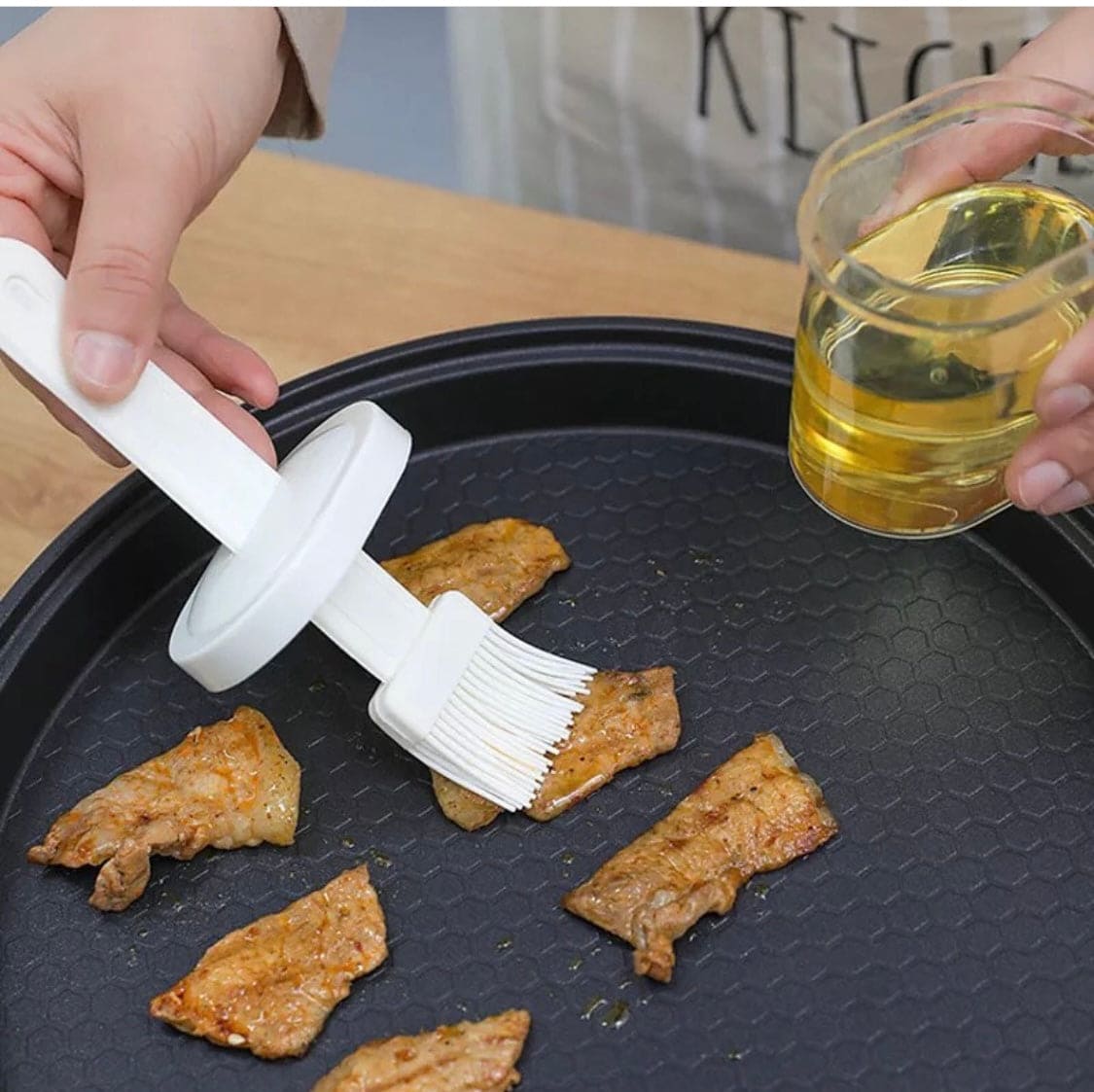 Silicone Oil Brush with Bottle – High Temperature Resistant, Easy Oil Dispensing